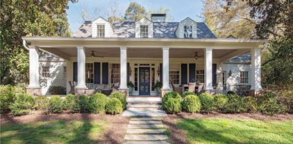 635 Andover Nw Drive, Atlanta