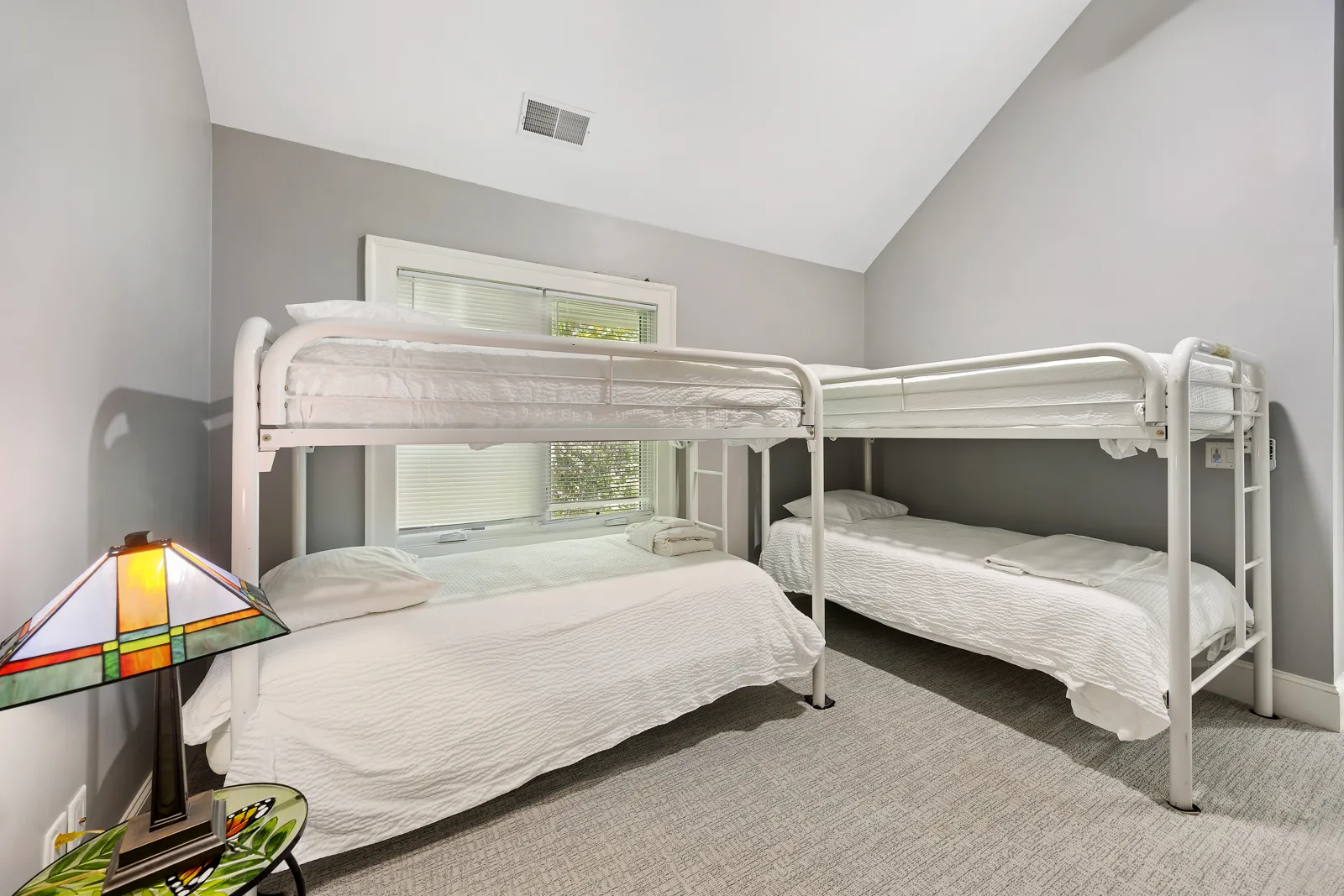 Second floor guest accommodations, photograph 9