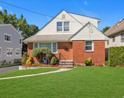 35 Neulist Avenue, Port Washington image