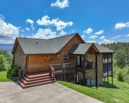 3116 Laughing Pines Ln, Sevierville