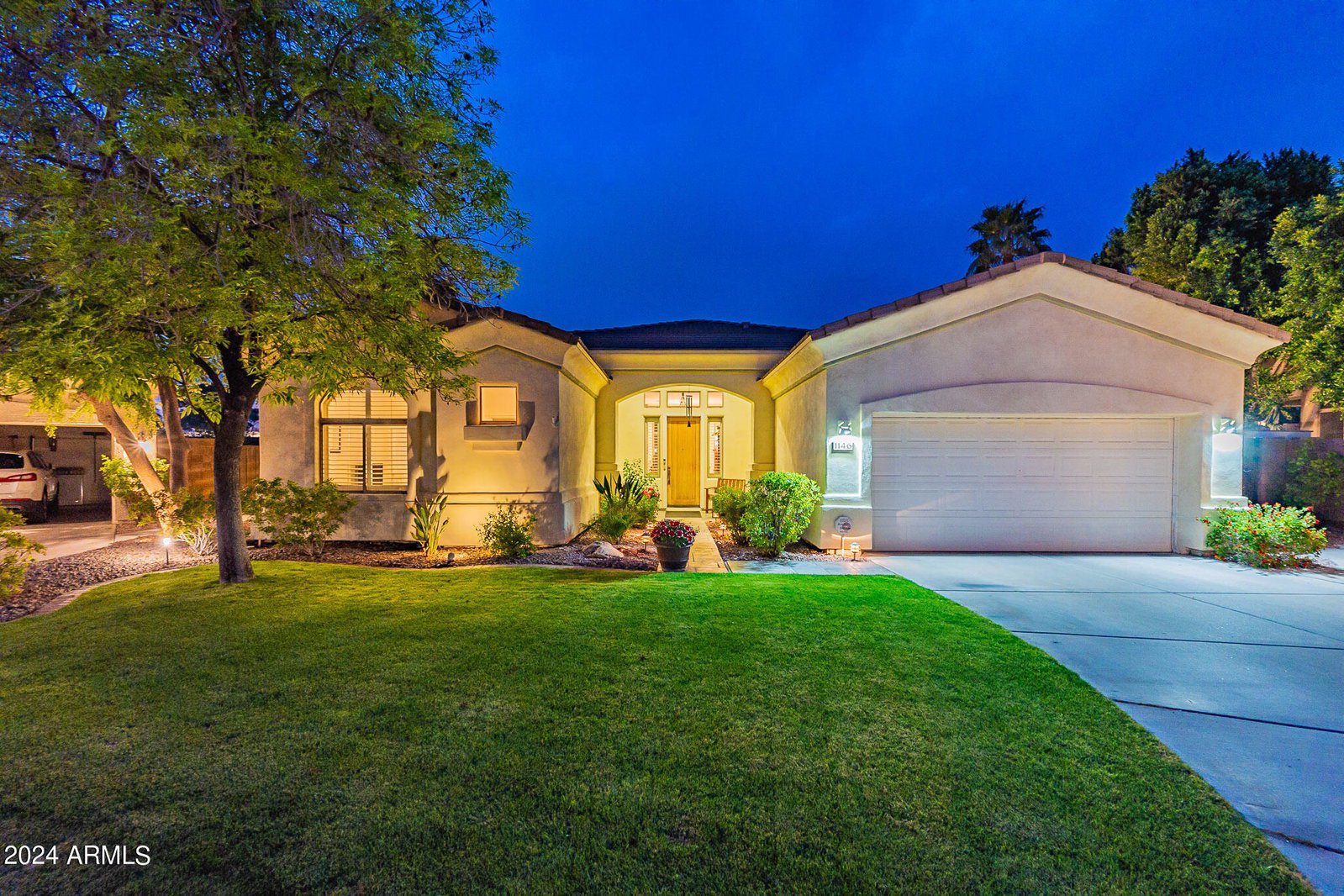 1146-e-tuckey-lane-phoenix-arizona-85014-3-bedrooms-2-baths-with