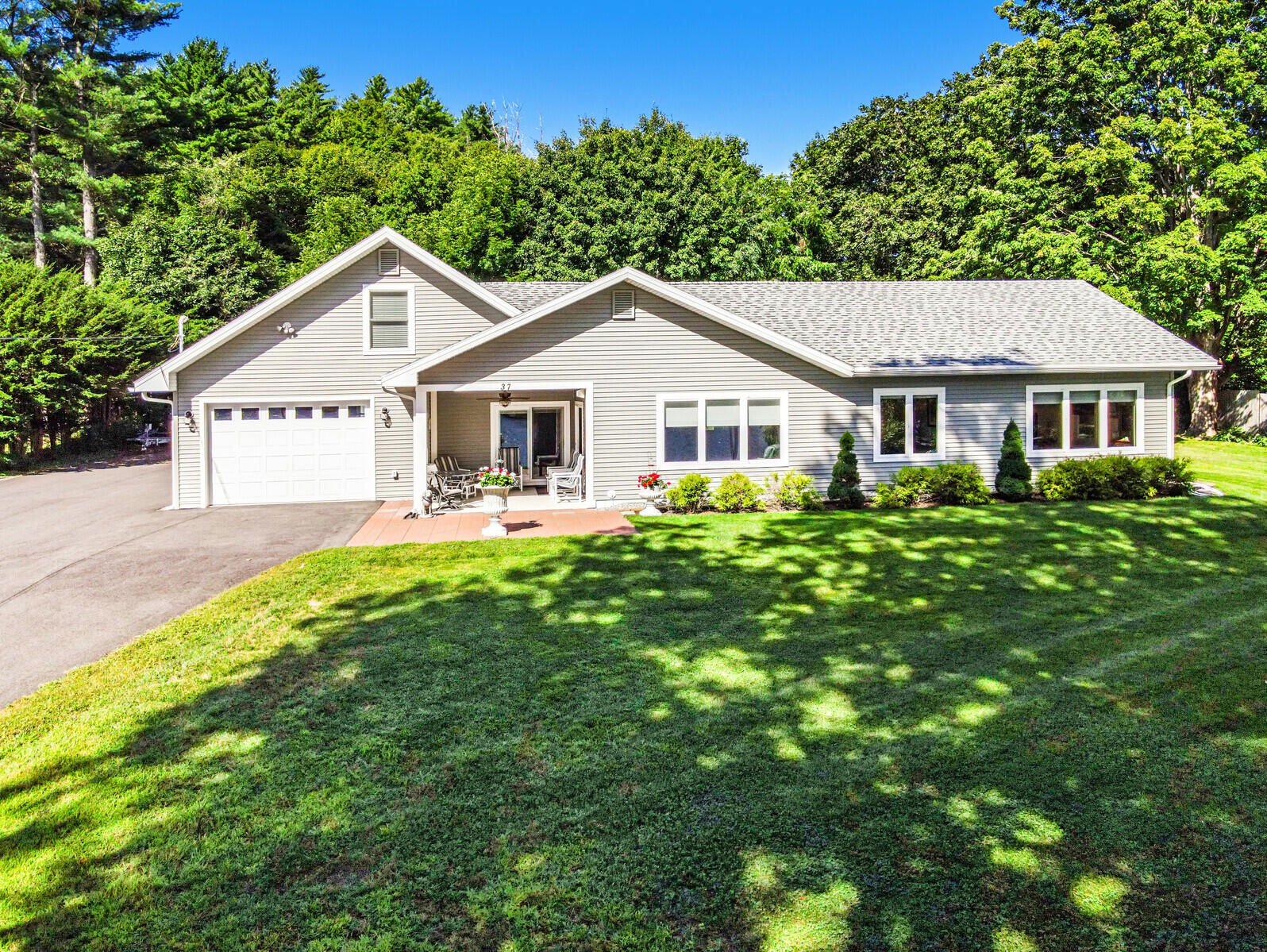 37 Riverview Drive, Gardiner, 04345