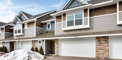 660 Locke Pointe Drive NE, Fridley