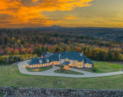 94 Foxberry Drive, New Boston