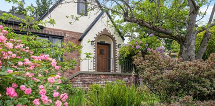 6201 35th Avenue NE, Seattle