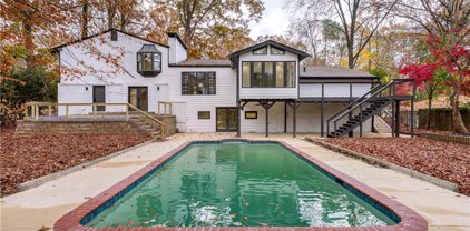 1606 E Nancy Creek Drive, Brookhaven