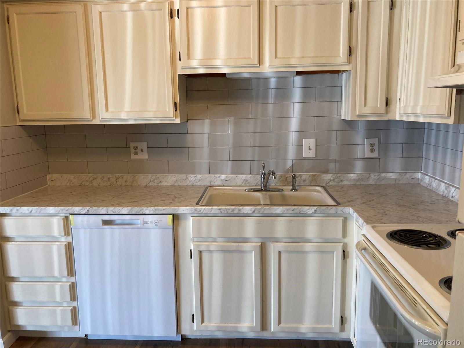 Snow Cap Ridge neighborhood 1383 W 88th Avenue Unit B106, Thornton