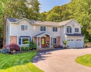 8 Berkshire Court, Port Jefferson image