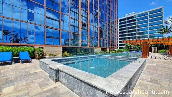 One Ala Moana Amenity Hot Tub