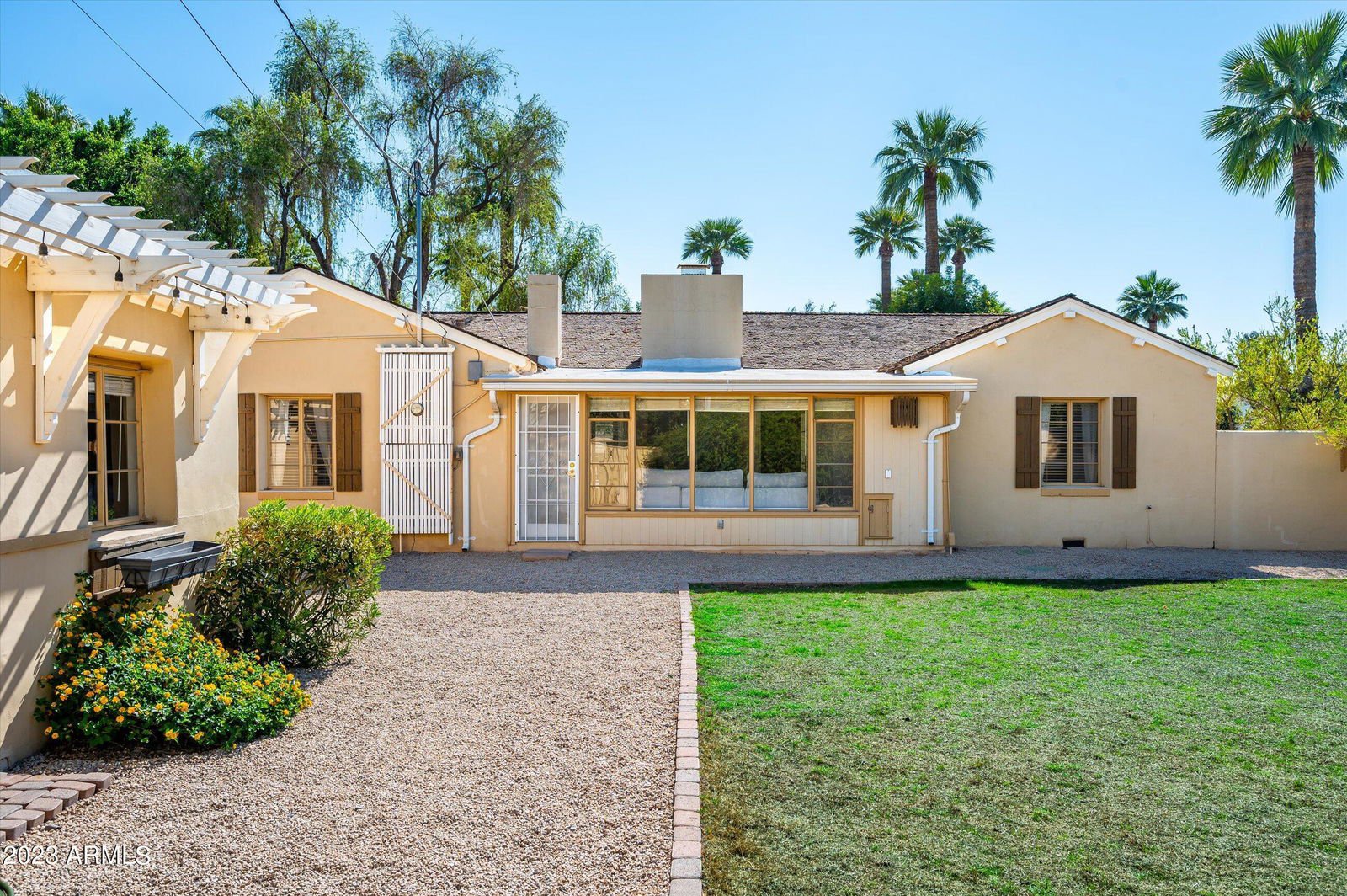 946 W Palm Lane, Phoenix, Arizona 85007. 3 bedrooms 2.5 baths with 2196 square feet of living space.