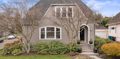 1925 33rd Avenue S, Seattle