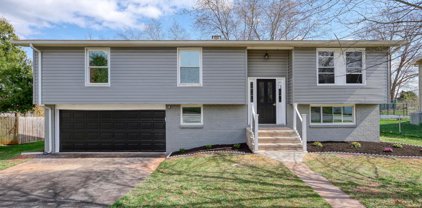 224 Maplewood Dr, Dover