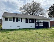 12 Westlawn Drive, Hampton East image