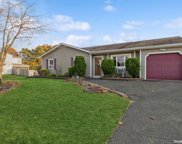 8 Ruth Lane, Selden image