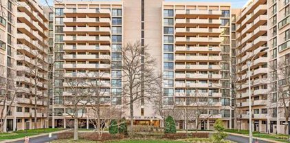 4141 N Henderson Rd Unit #209, Arlington