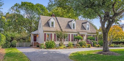 143 Waterfront Drive, Colonial Heights