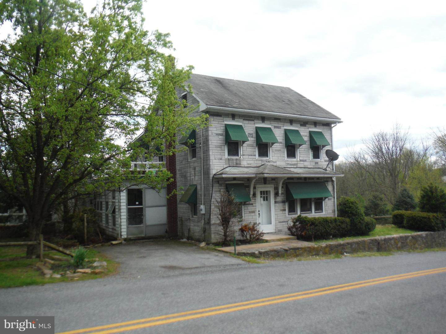 8 Main Street, Strausstown, 19559