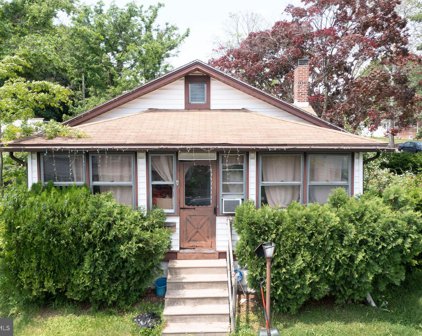 701 Delaware Ave, Norwood