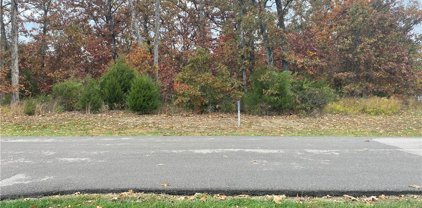 Osage Avenue, Laurie
