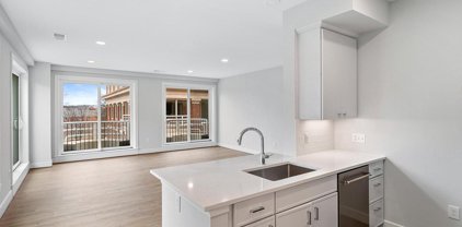 635 Slaters Ln Unit #310, Alexandria