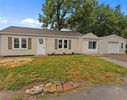 2 NE 62nd Street, Gladstone image