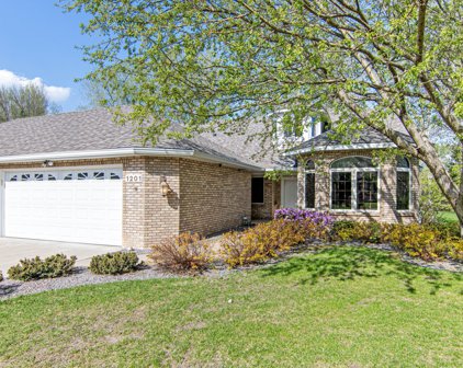 1201 Silverthorn Court, Shoreview