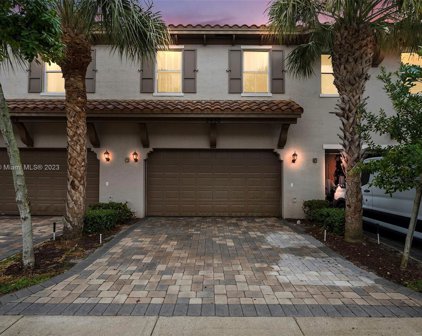 2930 Cascada Isles Way Unit #2930, Cooper City
