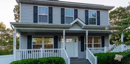 394 Blue Point Road, Farmingville