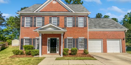 809 Pyracantha, Holly Springs