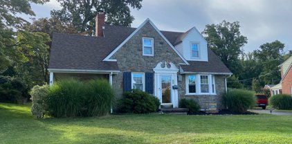 947 Edgewood Dr, Springfield