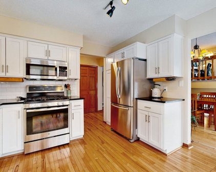 1352 Willow Creek Lane, Shoreview