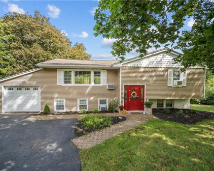10 Crosby Road, Carmel