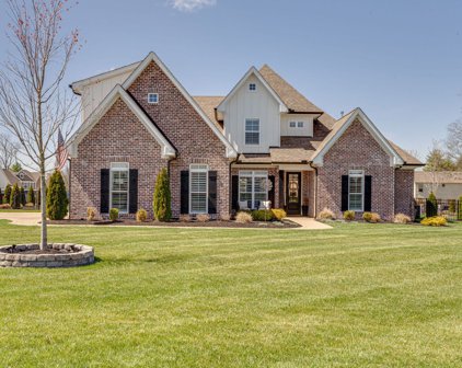 806 Vasser Dr, Gallatin