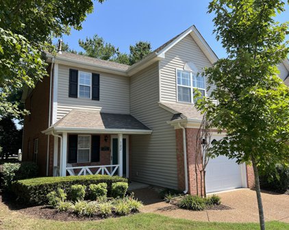 102 Stanton Hall Ln, Franklin