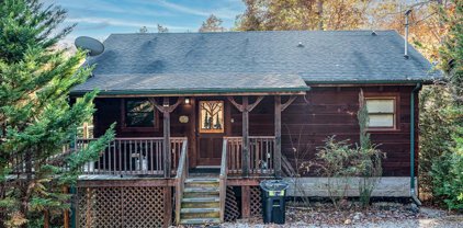 1735 Scenic Woods Way, Sevierville