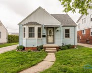 2305 Burnside, Oregon image