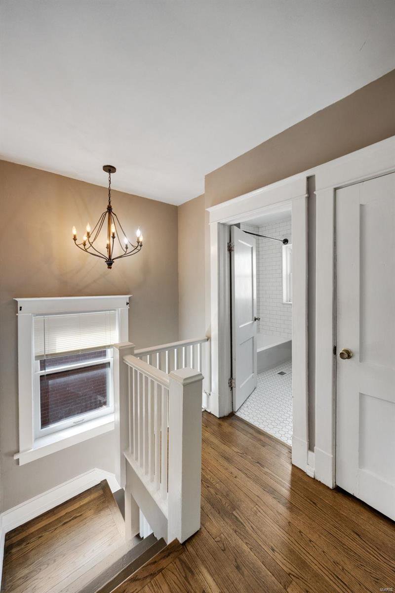 1200 Mccausland Avenue, St Louis, 63117