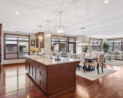 875 Lake Street N Unit #301, Wayzata