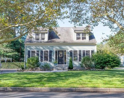 13 Bay Path Ln, Rockland
