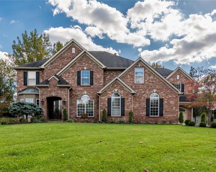 6 Bon Hills  Drive, Olivette