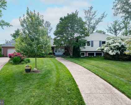 1215 La Ronde Ct, Alexandria