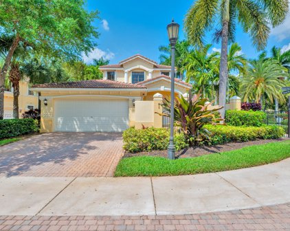 1697 Passion Vine Cir Unit #22-2, Weston