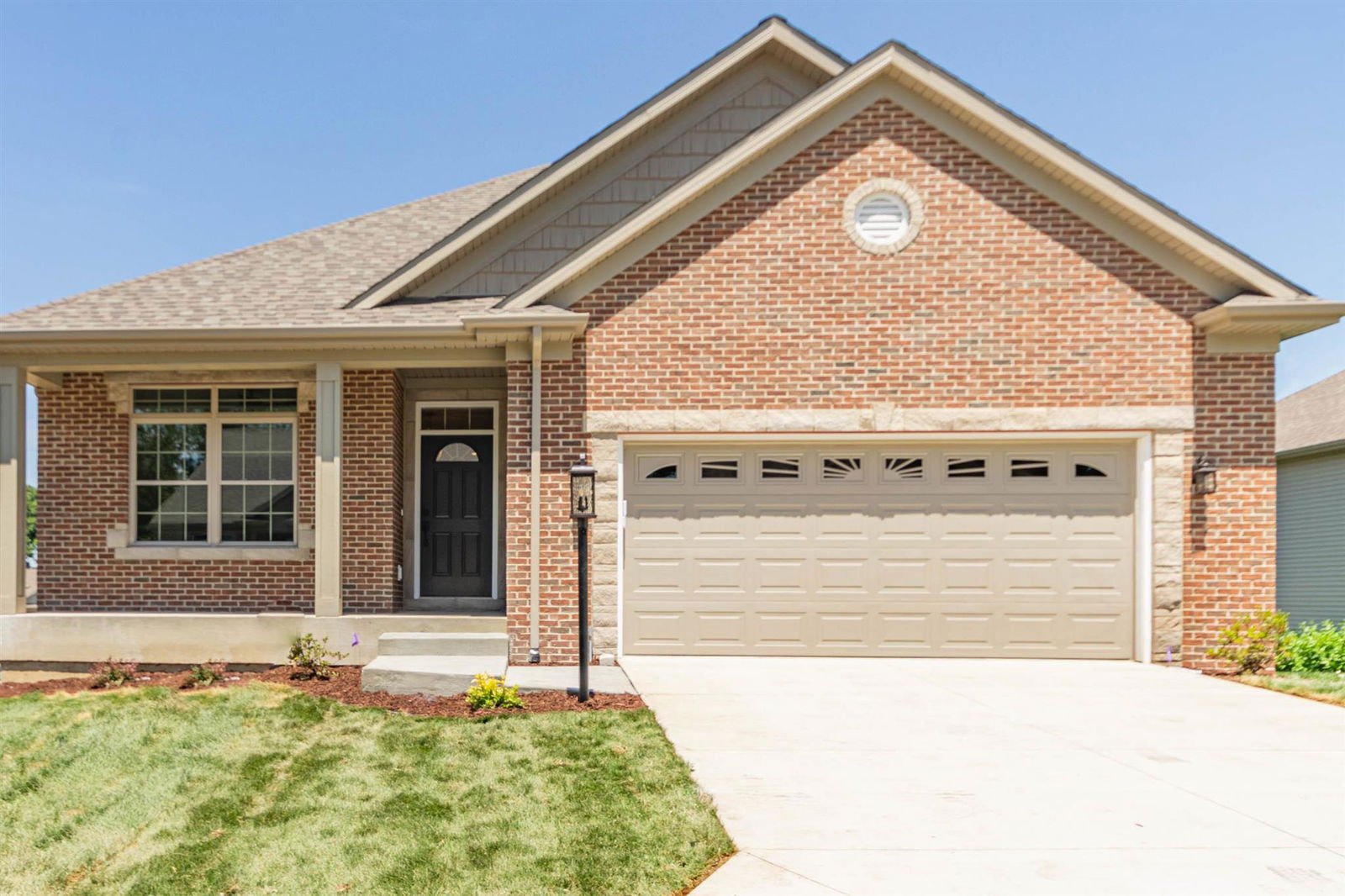 18123 Cloverleaf Drive, South Bend, 46637