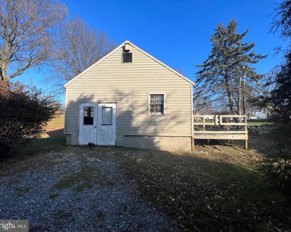 809 Mill Rd, Elizabethtown