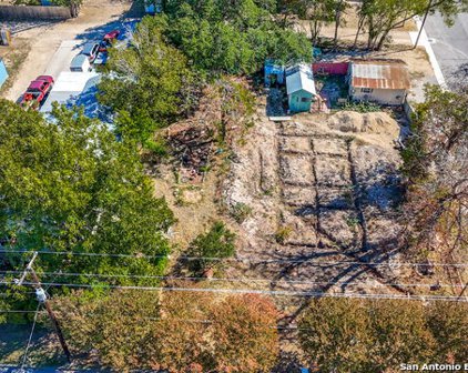 612 E Common St, New Braunfels