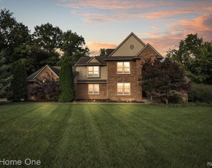 10216 AYLEBURY, Green Oak Twp