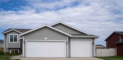 1208 Shires Drive SE, Mandan