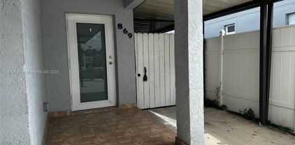 869 W 37th St, Hialeah