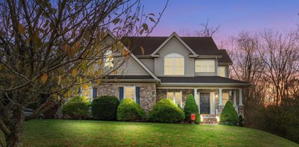 2579 Rexwood Dr, Glen Rock