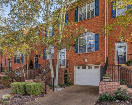 130 Carriage Ct, Brentwood